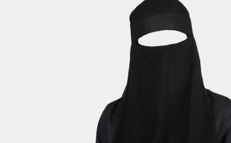 تناقض القول انه هناك نساء صالحات دون حجاب لانه هناك نساء طالحات بالحجاب