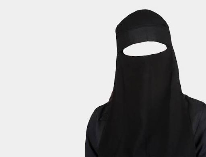 تناقض القول انه هناك نساء صالحات دون حجاب لانه هناك نساء طالحات بالحجاب